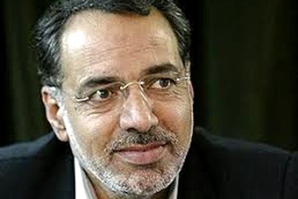 منزلت معلم با فقر در تعارض است