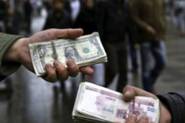 ساعتی با سوداگران بازار ارز/ وقتی «هرات» بازار ارز ایران را در دست دارد!