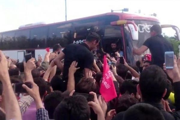 تیم پدیده شهر خودرو وارد مشهد شد