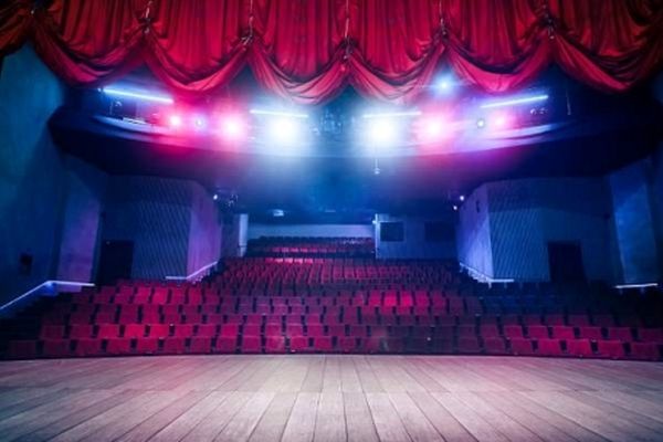 روی صحنه تئاتر مشهد چه خبر است؟