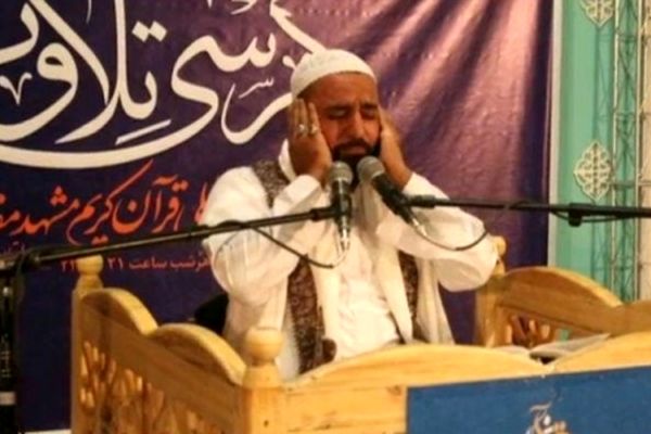 تلاوت زیبای اسامه عبدالحمزه عبدالله از کشور عراق در کرسی تلاوت نمایشگاه قرآن کریم مشهد