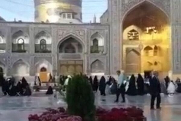 دعای سلامتی امام زمان در صحن و سرای امام هشتم(ع)