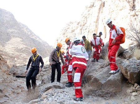 هلال احمر کاشمر کوهنورد 62 ساله را نجات داد