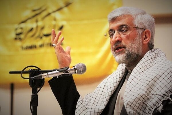 عضو مجمع تشخیص مصلحت نظام: دشمن تلاش می کند مسیر امت اسلامی را منحرف کند