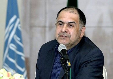 جزو مشمولان قانون منع به کارگیری بازنشستگان بودم/ برای برگزاری نمایشگاه مطبوعات یک شرط داریم/ دست دلالان کاغذ