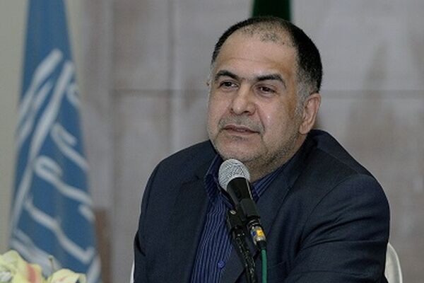 جزو مشمولان قانون منع به کارگیری بازنشستگان بودم/ برای برگزاری نمایشگاه مطبوعات یک شرط داریم/ دست دلالان کاغذ
