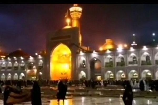 بارش شدید باران در حرم امام رضا(ع)