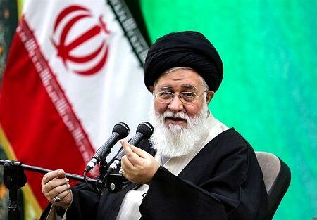 آیت‌الله علم‌الهدی: بانوان کارگاه آدم‌سازی و تربیت و مدیریت زندگی هستند