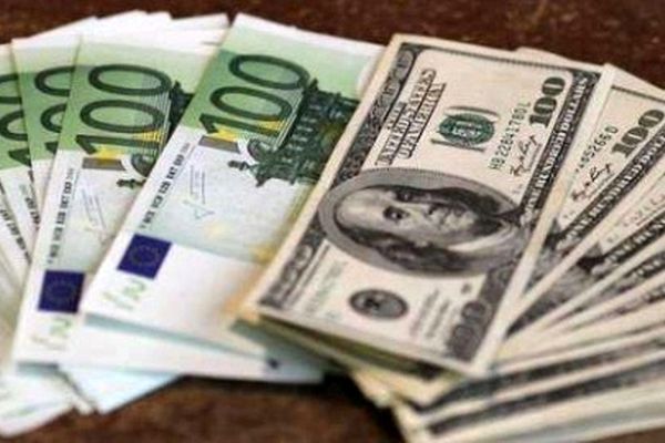 دلار در مشهد وارد کانال 12 هزارتومان شد