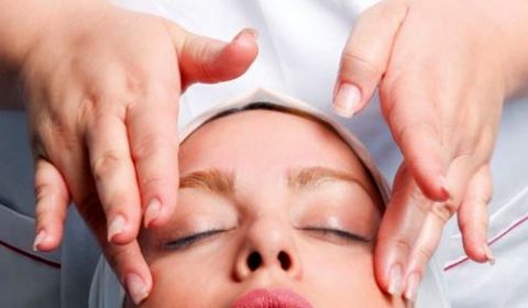 ارائه خدمات ماساژ در سالن های خصوصی و آرایشگاه ها غیرقانونی است