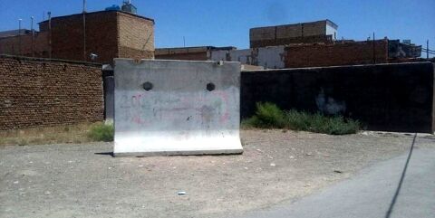 در حال مذاکره با آستان قدس رضوی برای دیوار نامهربانی شهرک رجایی هستیم