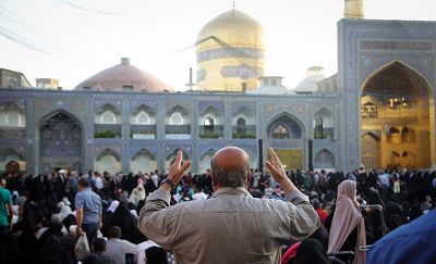 اینجا خلوتگه امن شکفتن غنچه‌ گریه‌ها است