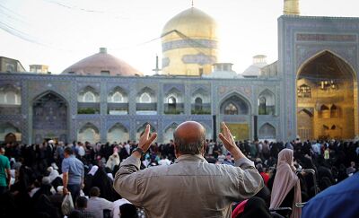 اینجا خلوتگه امن شکفتن غنچه‌ گریه‌ها است