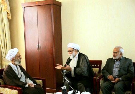تولیت آستان قدس رضوی با آیت‌الله مصباح یزدی دیدار کرد