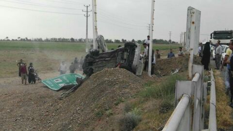 واژگوني سواری پژو 405 با يك كشته و 2 مجروح در نیشابور