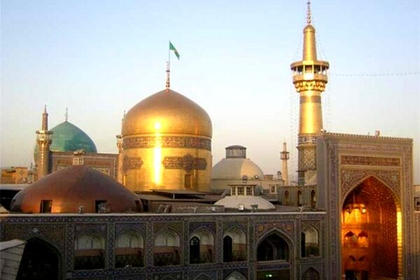 بانوی جوان رومانیایی در حرم امام رضا(ع) مسلمان شد