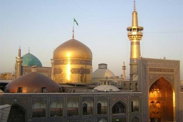 بانوی جوان رومانیایی در حرم امام رضا(ع) مسلمان شد