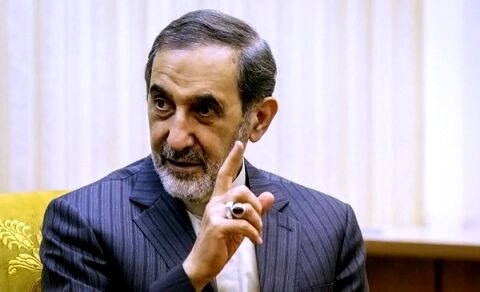 ولایتی در مشهد: سادات، نماد عطوفت و عشق مسلمانان به پیامبر(ص) و اهل ‌بیت(ع) هستند