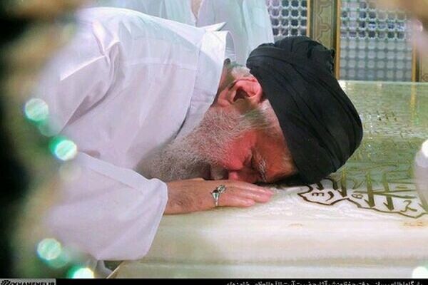 گزارش تصویری از حضور رهبرانقلاب در مراسم غبارروبی مضجع مطهر امام رضا (ع)
