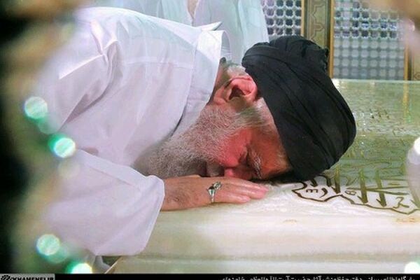 گزارش تصویری از حضور رهبرانقلاب در مراسم غبارروبی مضجع مطهر امام رضا (ع)