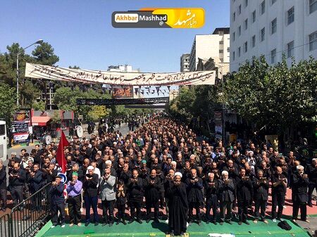 برگزاری نماز ظهر عاشورا در محورهای منتهی به حرم مطهر