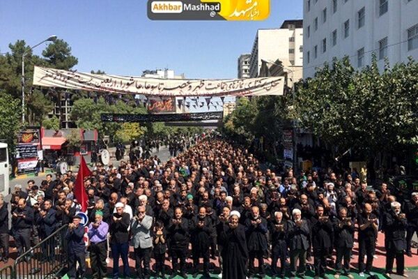 برگزاری نماز ظهر عاشورا در محورهای منتهی به حرم مطهر