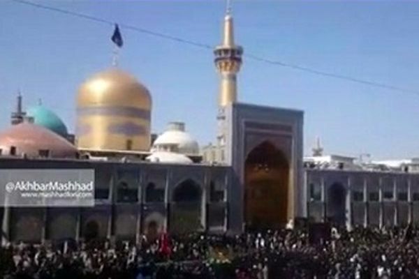 حضور پرشور دسته‌های عزاداری هم اکنون در حرم مطهر رضوی