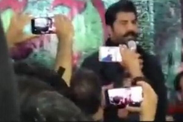 مداحی بهنام بانی در روستای کلاء در روز عاشورا