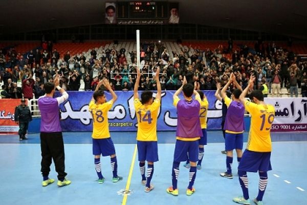 سرمربی فرش آرا: برای کسب سه امتیاز به اصفهان می رویم