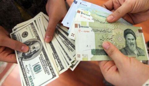 دولت به سمت ارز تک نرخی پیش رود