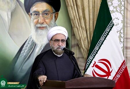 تولیت آستان قدس رضوی: تربیت دانشجوی طراز انقلاب مهمترین وظیفه اساتید بسیجی است