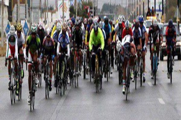 دوچرخه سواران مشهد در حمایت از بیماران سرطانی رکاب زدند