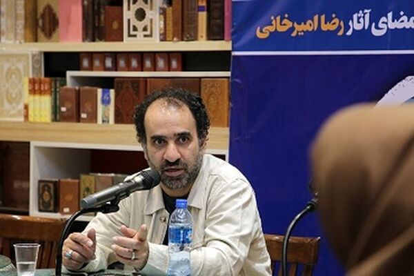 موفقیت‌هایم در نویسندگی مدیون شکست‌هایم در ساخت هواپیماست!