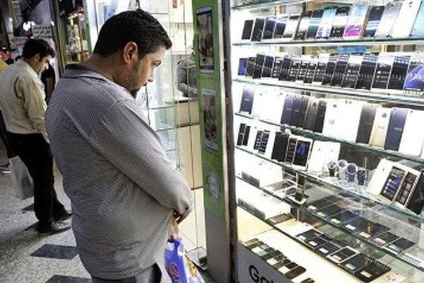 کاهش 10 درصدی قیمت موبایل در بازار