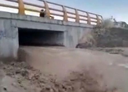 هم اکنون سیل وحشتناک نرسیده به پل گلبهار