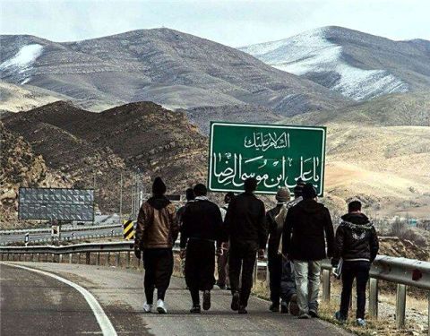 سه هزار زائر پیاده در راه مشهد هستند