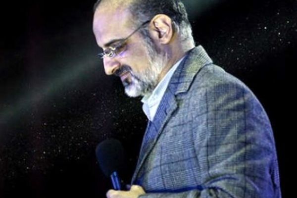 محمد اصفهانی هدیه تولدش را از خدام حرم امام رضا(ع) گرفت + فیلم