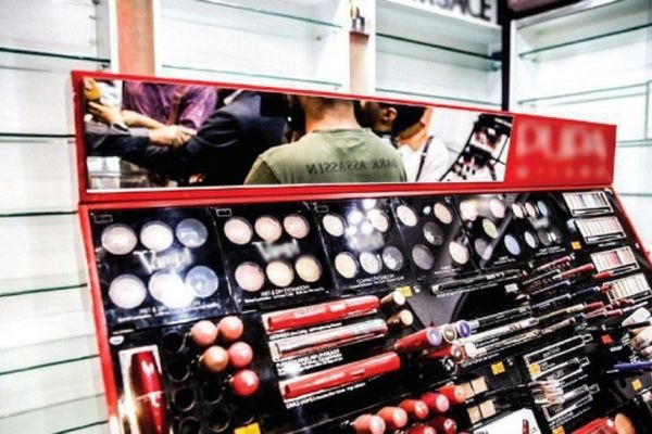 ۳۰ تا ۴۰درصد بازار لوازم آرایشی و بهداشتی را کالاهای قاچاق تشکیل می‌دهد