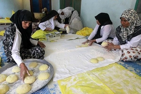 دهه پر خیر کرامت و پخت نان صلواتی در مشهد