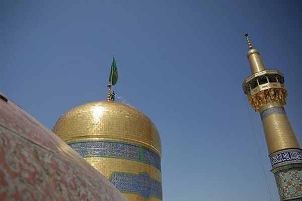 شست و شوی گنبد مطهر حضرت رضا(ع)+تصاویر