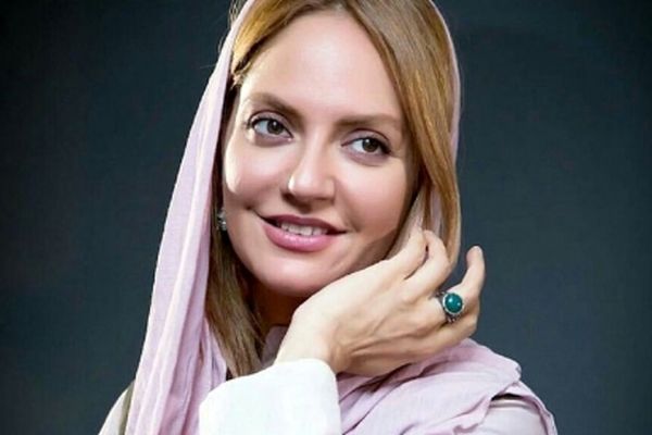 مهناز افشار رسماً خواننده شد (دانلود)