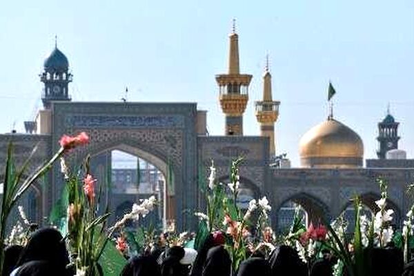 حرم منور امام رضا(ع) گلباران می‌شود