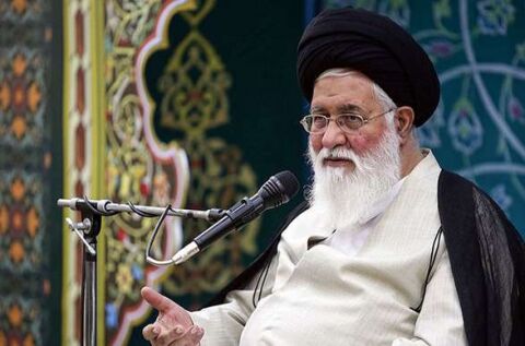 آیت‌الله علم‌الهدی: کار جهادی طلبه مردم را به دین گره می‌زند