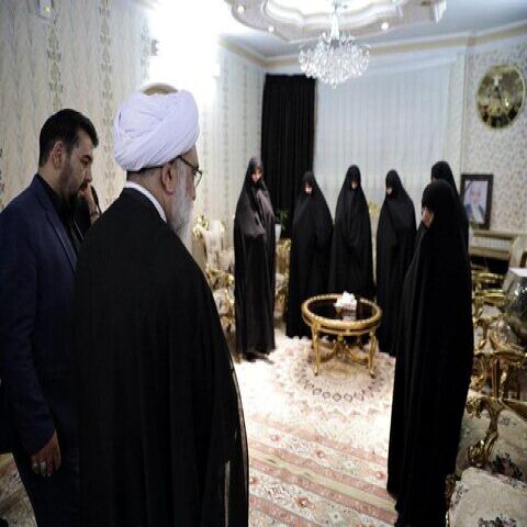دیدار تولیت آستان قدس رضوی با خانواده حسین خاوری