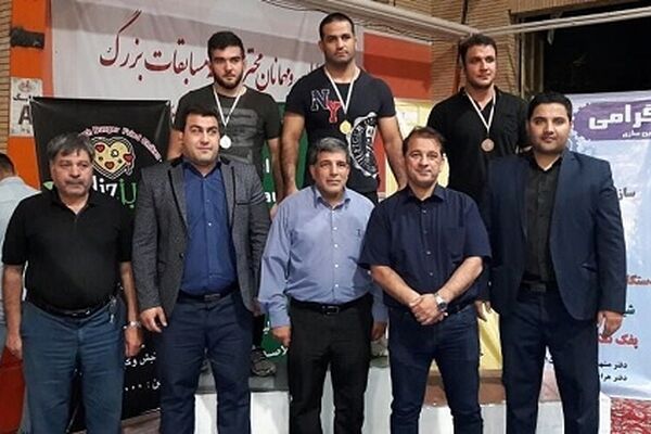 مسابقات کشتی آزاد قهرمانی خراسان رضوی برگزار شد
