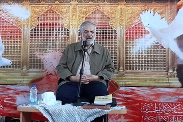 یک فعال سیاسی: حفظ روحیه دفاع مقدس رمز پیروزی جمهوری اسلامی است