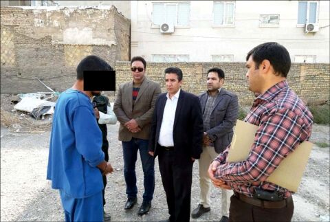 جنایت جوان شیشه ای با کینه تبعیض/ چاقو را به مادرم بدهید تا مرا قصاص کند