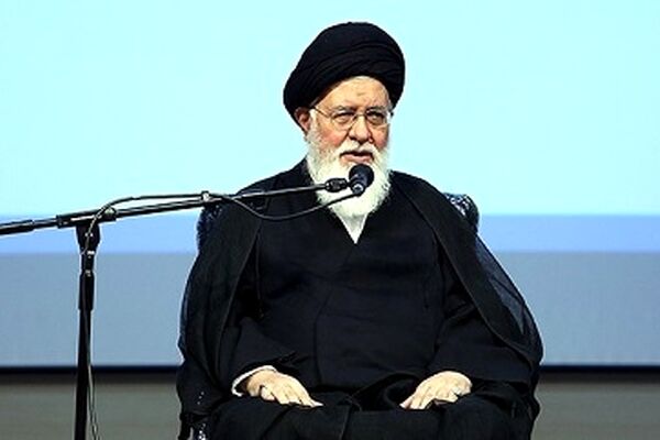 امام جمعه مشهد: شهدای فاطمیون نخبگان جامعه ایثارگری هستند