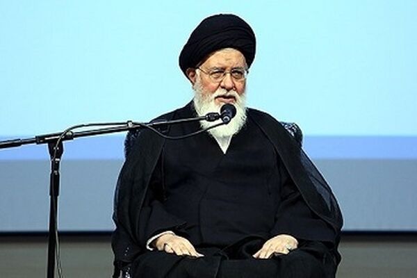 امام جمعه مشهد: شهدای فاطمیون نخبگان جامعه ایثارگری هستند