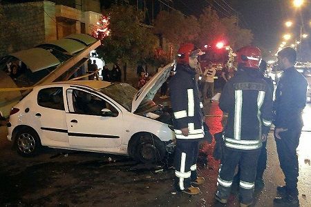 برخورد ۲۰۶ با ایستگاه اتوبوس ۲ مجروح بر جای گذاشت+تصاویر